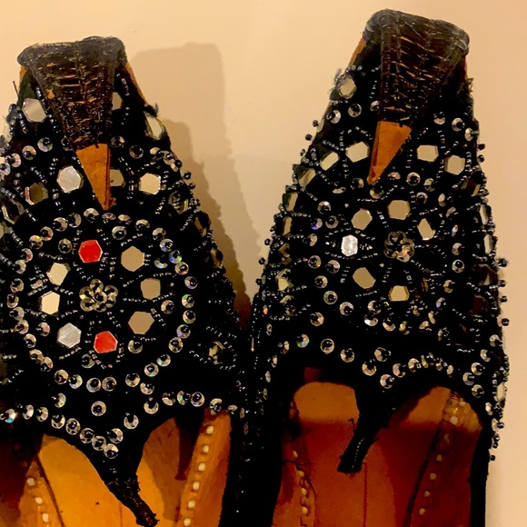 Handmade Maroccan Slippers: leather - Picture 4 of 9